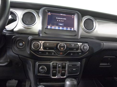Used 2019 Jeep Wrangler Unlimited Sahara AWD/4WD image 24