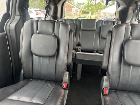 Used 2017 Dodge Grand Caravan GT FWD image 24