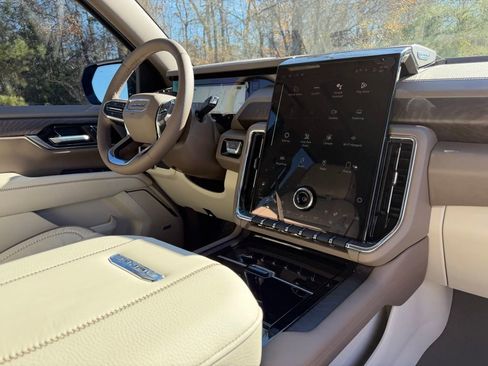 New 2026 GMC Yukon XL Denali w/ Sun & Power Step Package image 14