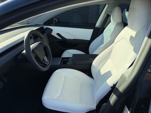 Used 2025 Tesla Model 3 Long Range image 13