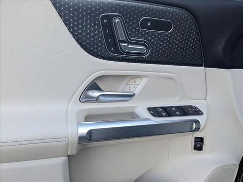 New 2026 Mercedes-Benz GLB 250 image 13