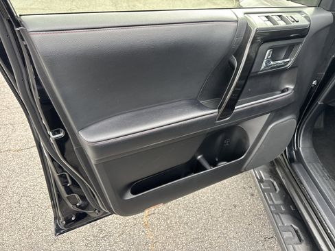 Used 2021 Toyota 4Runner TRD Off-Road Premium image 10