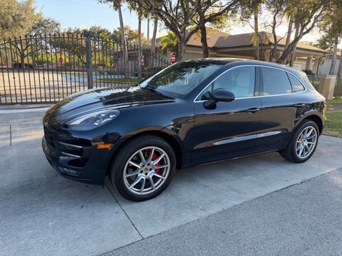 Used 2017 Porsche Macan Turbo image 3