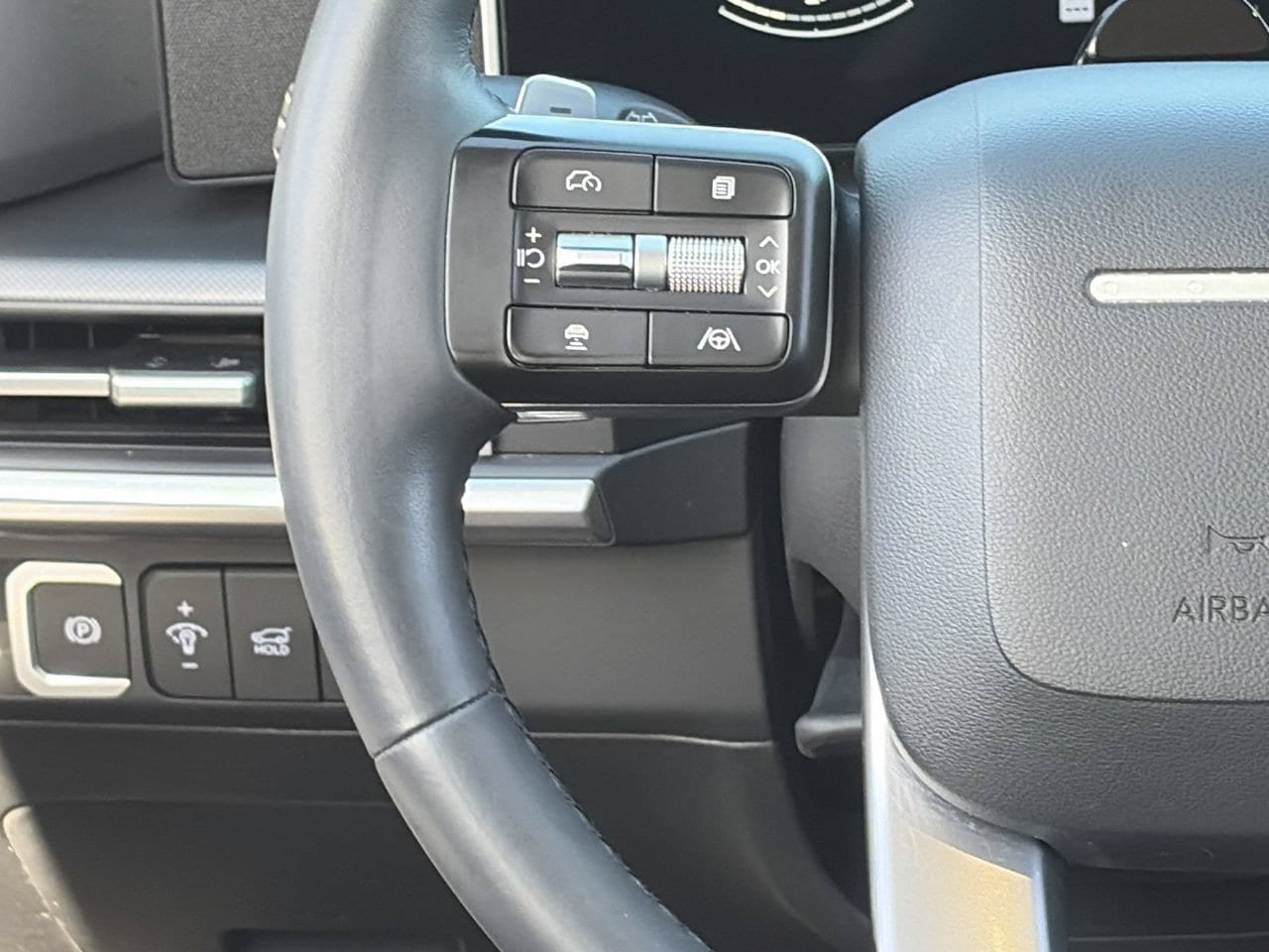 Certified 2025 Hyundai Santa Fe SEL FWD image 22