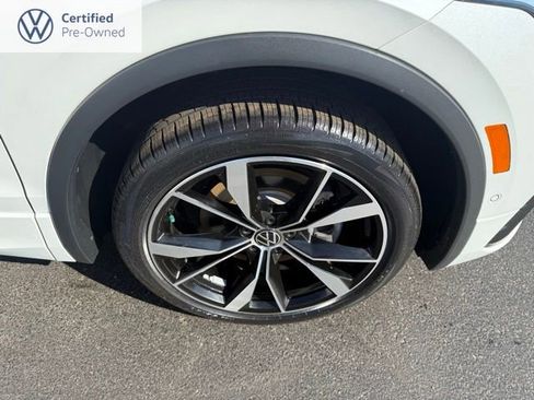 Certified 2023 Volkswagen Tiguan SEL R-Line image 14