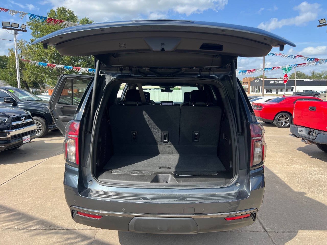 Used 2021 Chevrolet Tahoe RST w/ Luxury Package AWD/4WD image 33