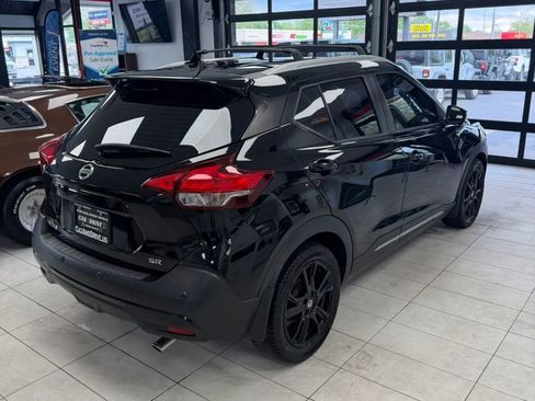 Used 2020 Nissan Kicks SR w/ SR Premium Package FWD image 4