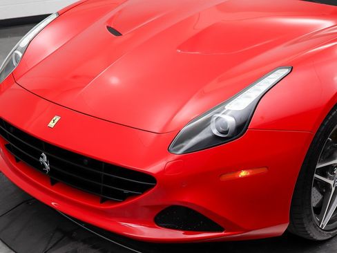 Used 2016 Ferrari California T RWD image 13