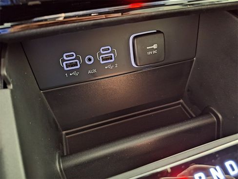 New 2025 Jeep Grand Cherokee Limited w/ Black Appearance Package image 23