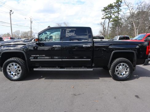 Used 2019 GMC Sierra 2500 Denali w/ Duramax Plus Package image 6
