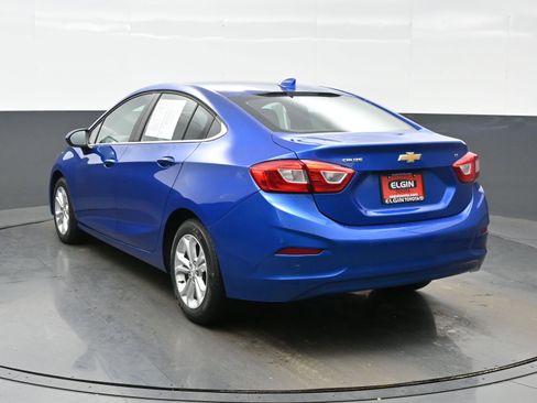 Used 2019 Chevrolet Cruze LT w/ Convenience Package image 4