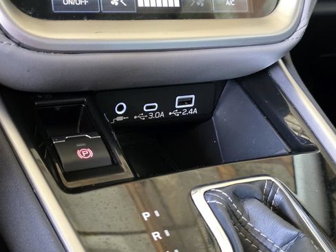 Used 2024 Subaru Outback Limited AWD/4WD image 23