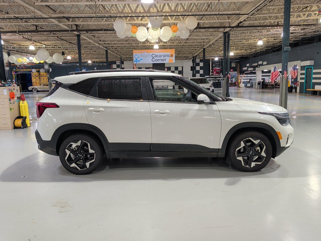Used 2025 Kia Seltos S FWD image 7