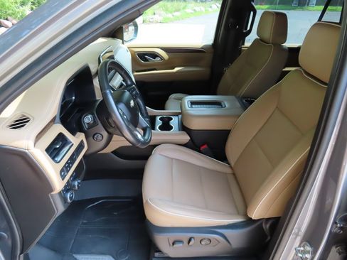 Used 2022 Chevrolet Tahoe Premier AWD/4WD image 25