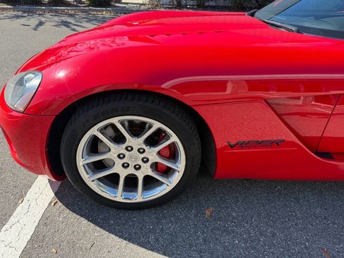Used 2004 Dodge Viper SRT-10 image 17