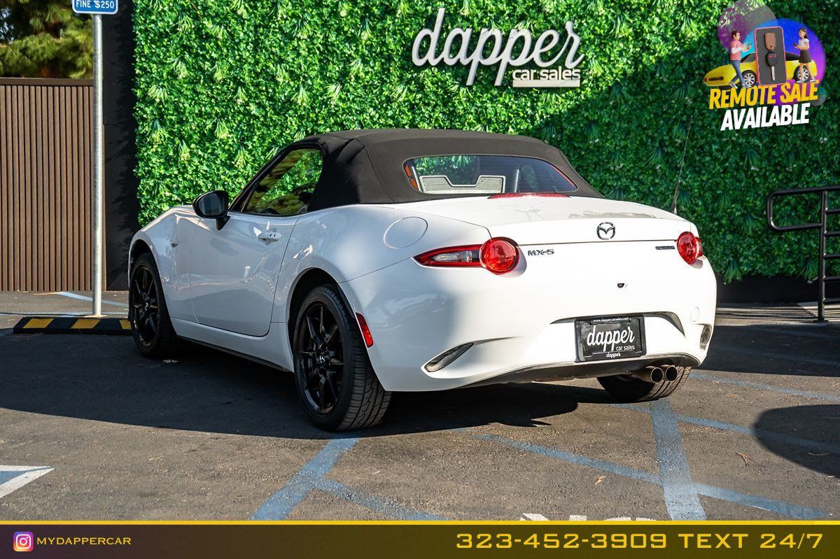 Used 2021 MAZDA MX-5 Miata Sport RWD image 9