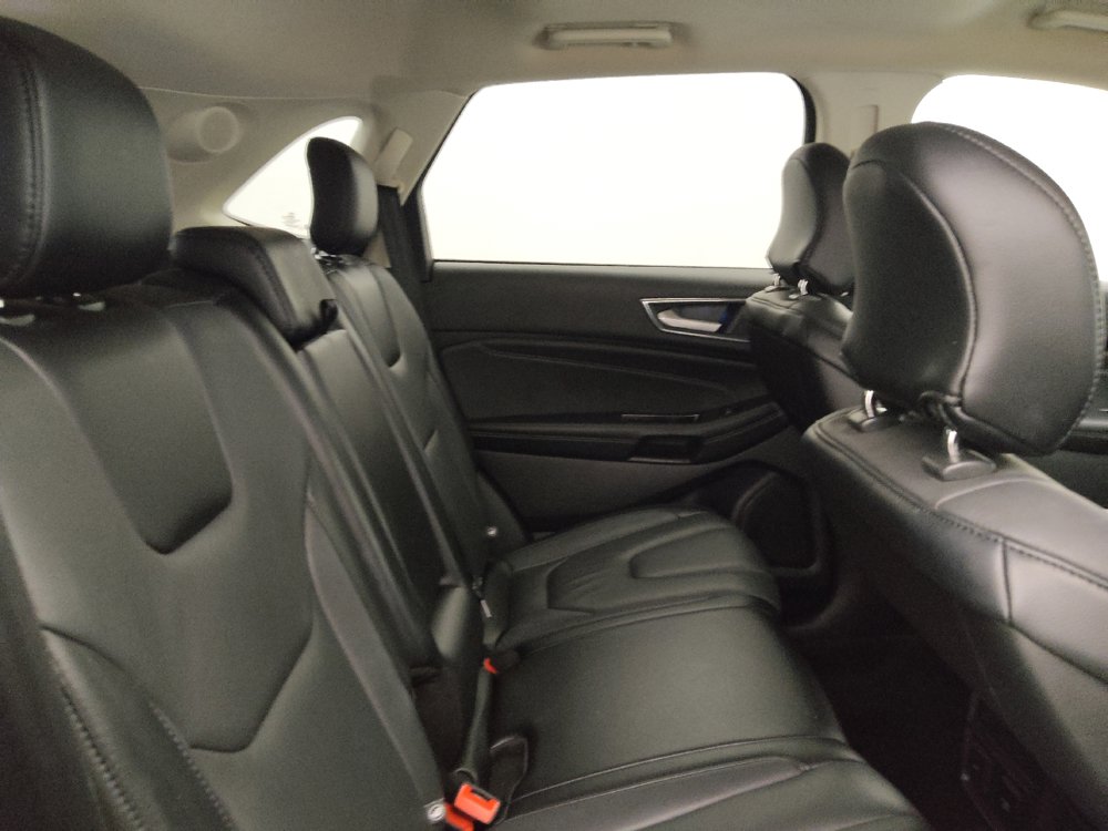 Used 2018 Ford Edge Titanium w/ Technology Package FWD image 19