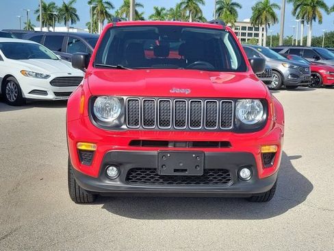 Used 2022 Jeep Renegade Latitude w/ Convenience Group AWD/4WD image 2