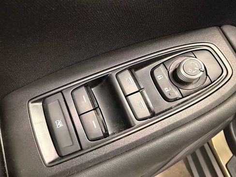 Used 2025 Subaru Outback Premium AWD/4WD image 18