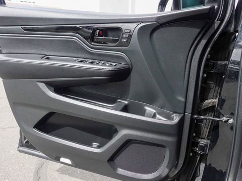 Used 2023 Honda Odyssey Touring image 23