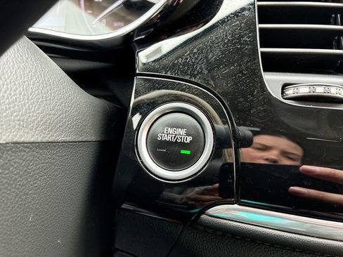 Used 2020 Buick Encore Essence w/ Experience Buick Package image 17