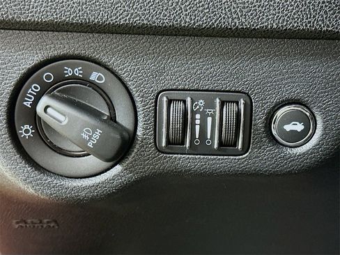 Used 2013 Dodge Charger SXT w/ Rallye Appearance Group image 12