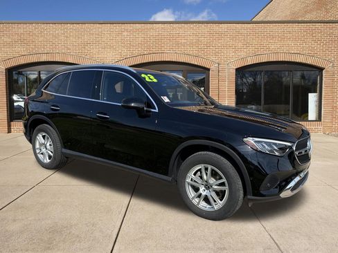 Used 2023 Mercedes-Benz GLC 300 4MATIC image 1