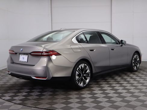 Certified 2025 BMW 530i xDrive w/ Premium Package image 6