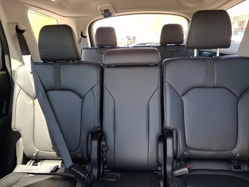 Certified 2023 Honda Pilot Touring image 19