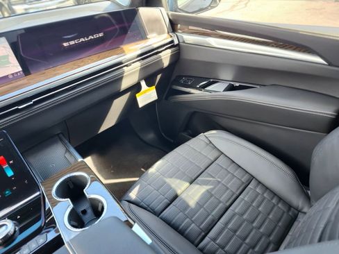 New 2026 Cadillac Escalade Platinum Sport w/ LPO, ONYX Package AWD/4WD image 13