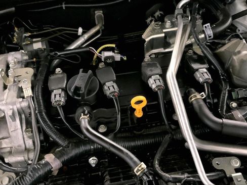 Used 2025 Nissan Altima 2.5 SV image 30