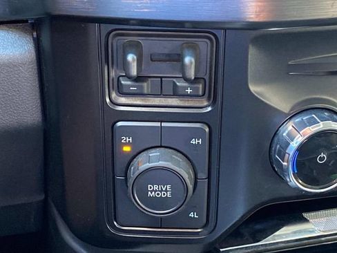 Used 2025 Ford F450 Lariat AWD/4WD image 28