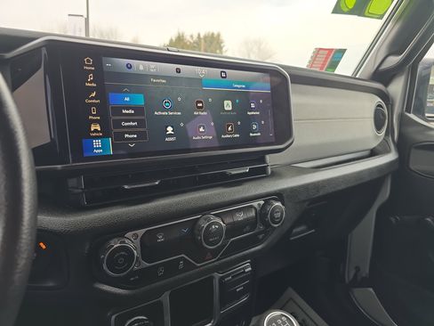 Used 2024 Jeep Wrangler Sport image 25