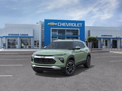 New 2026 Chevrolet TrailBlazer LT w/ Driver Confidence Package FWD image 8