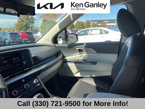 Certified 2024 Kia Carnival LX image 42