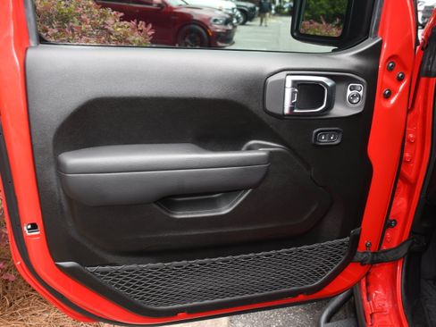 Used 2025 Jeep Gladiator Sport AWD/4WD image 9