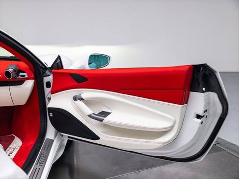 Used 2022 Ferrari F8 Tributo RWD image 47