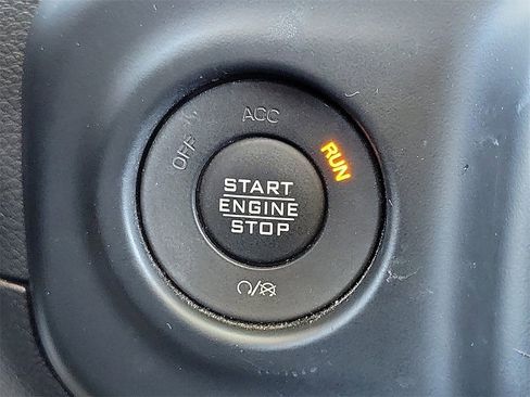 Used 2022 Jeep Gladiator Overland w/ Trailer Tow Package image 11