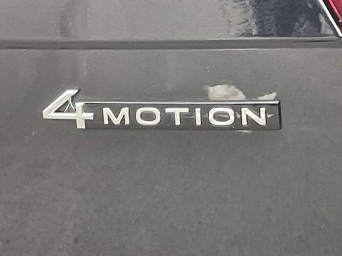 Used 2022 Volkswagen Tiguan SE R-Line image 20