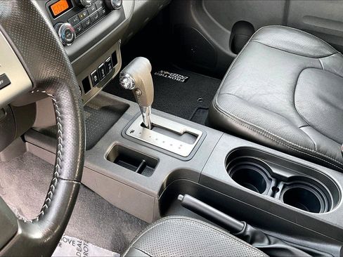 Used 2019 Nissan Frontier PRO-4X image 15