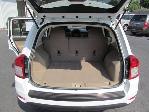 Used 2012 Jeep Compass Latitude w/ Sun/Sound Group AWD/4WD image 19
