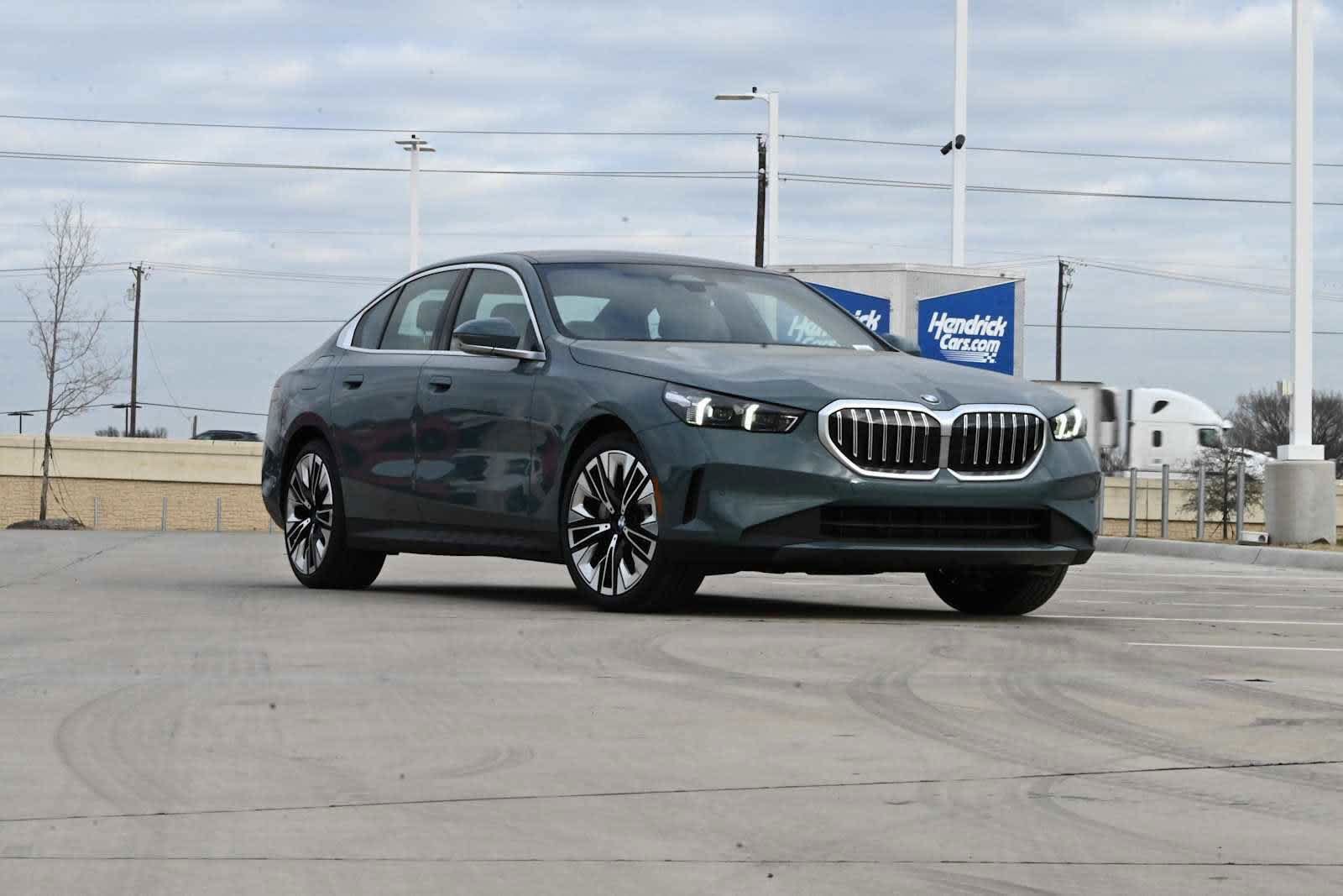 Used 2026 BMW 530i w/ Executive Package RWD image 1