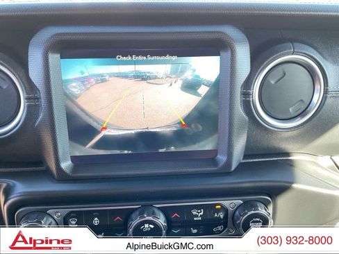 Used 2020 Jeep Wrangler Unlimited Sahara AWD/4WD image 16