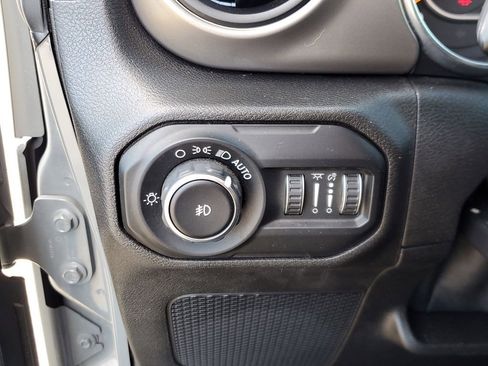 Used 2019 Jeep Wrangler Unlimited Sport S image 18