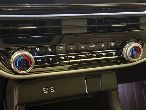 Certified 2025 Honda Prologue Elite image 29