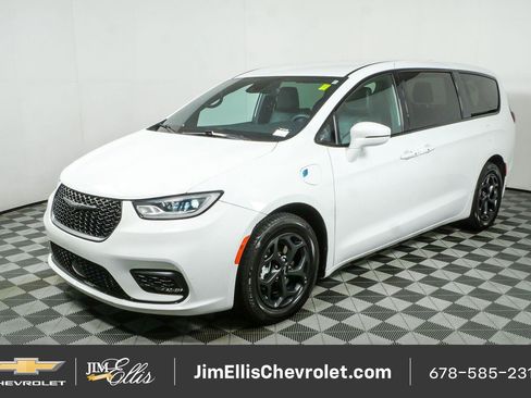 Used 2022 Chrysler Pacifica Touring-L w/ S Appearance Package FWD image 23