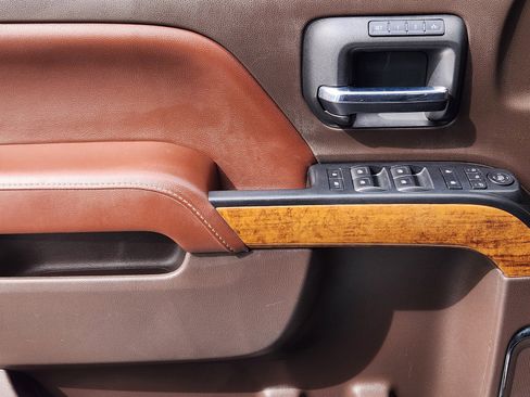 Used 2016 Chevrolet Silverado 2500 High Country w/ Duramax Plus Package image 19