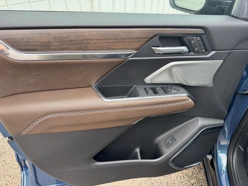 New 2026 GMC Acadia Denali Ultimate image 16