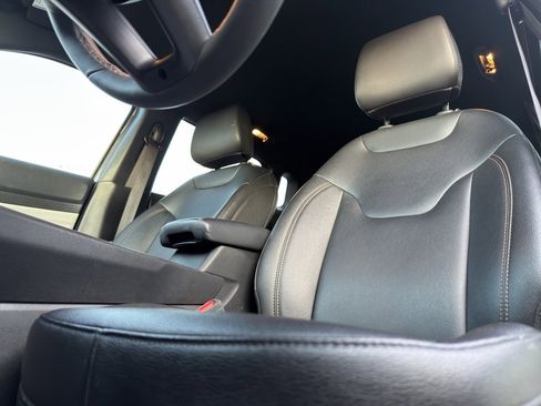 Used 2024 Jeep Compass Limited image 27