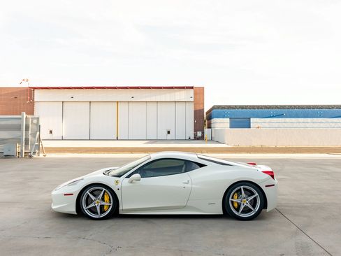 Used 2012 Ferrari 458 Italia Coupe RWD image 23